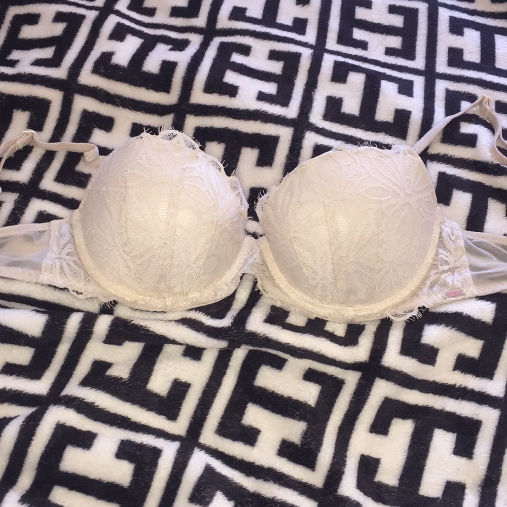 VS PINK- Bra- worn a few times- good condition
